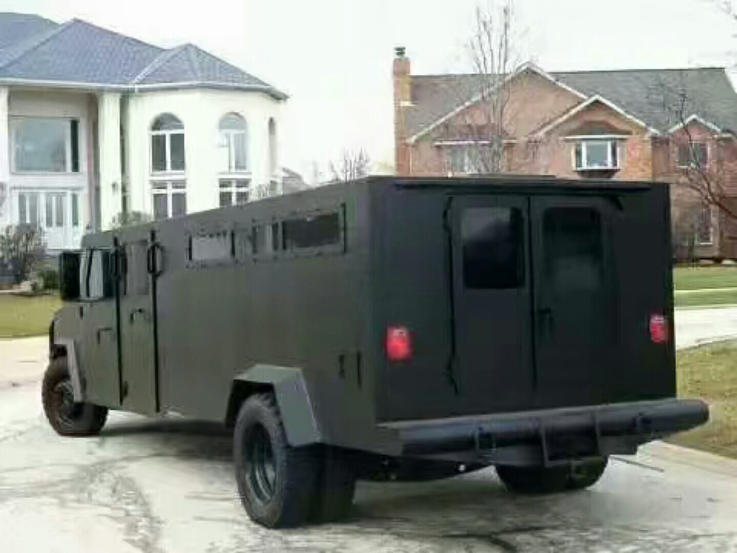 城市捕猎者(Urban Predator) 2007 Hummer : H1 Armored Limo