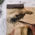 山水画云怎么画，这个方法很实用，笔上调墨渲染，自然过渡。