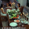 三个人脱颖而出教官为她们庆功确在酒里下了迷药