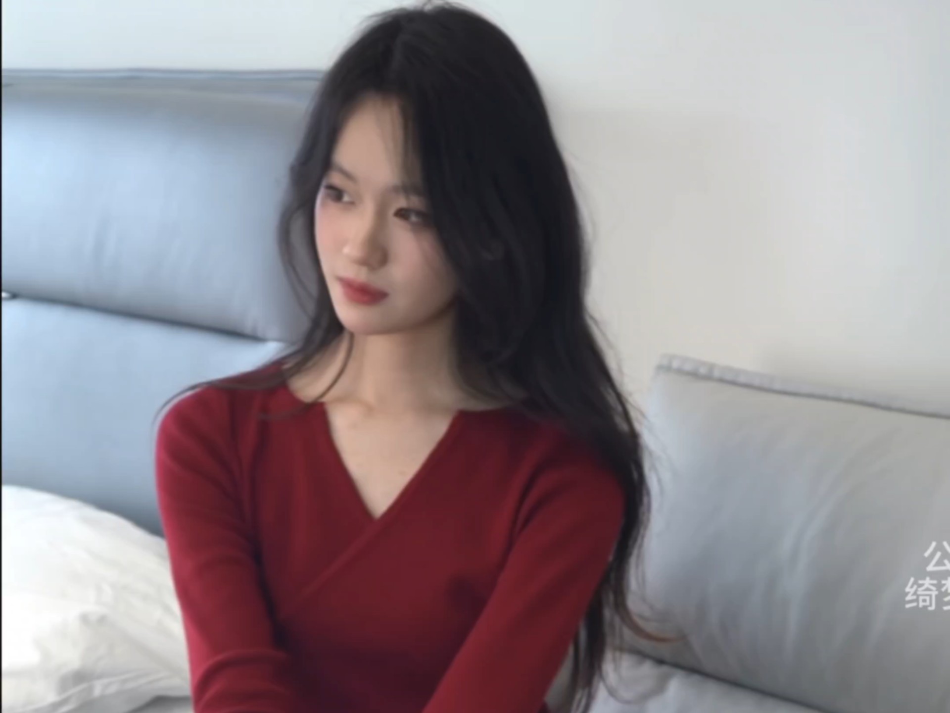 颜值校花小艺，黑色装，女子大生4K级摄影，臻享版！！