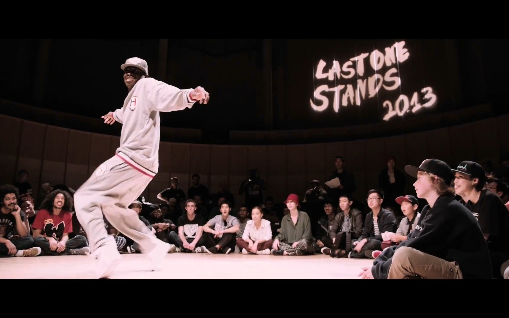 Hiphop老怪Henry Link最飘逸的裁判秀之一 @ Last One Stands 2013
