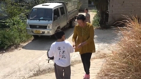 怎么叫人上门修电视 dd120c4e682056171a8aaa5018fbaaaa3dad65aa.jpg@280w_158h_1c_100q.jpg