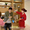 美女瞧不起保镖，下一秒竟被脱光光