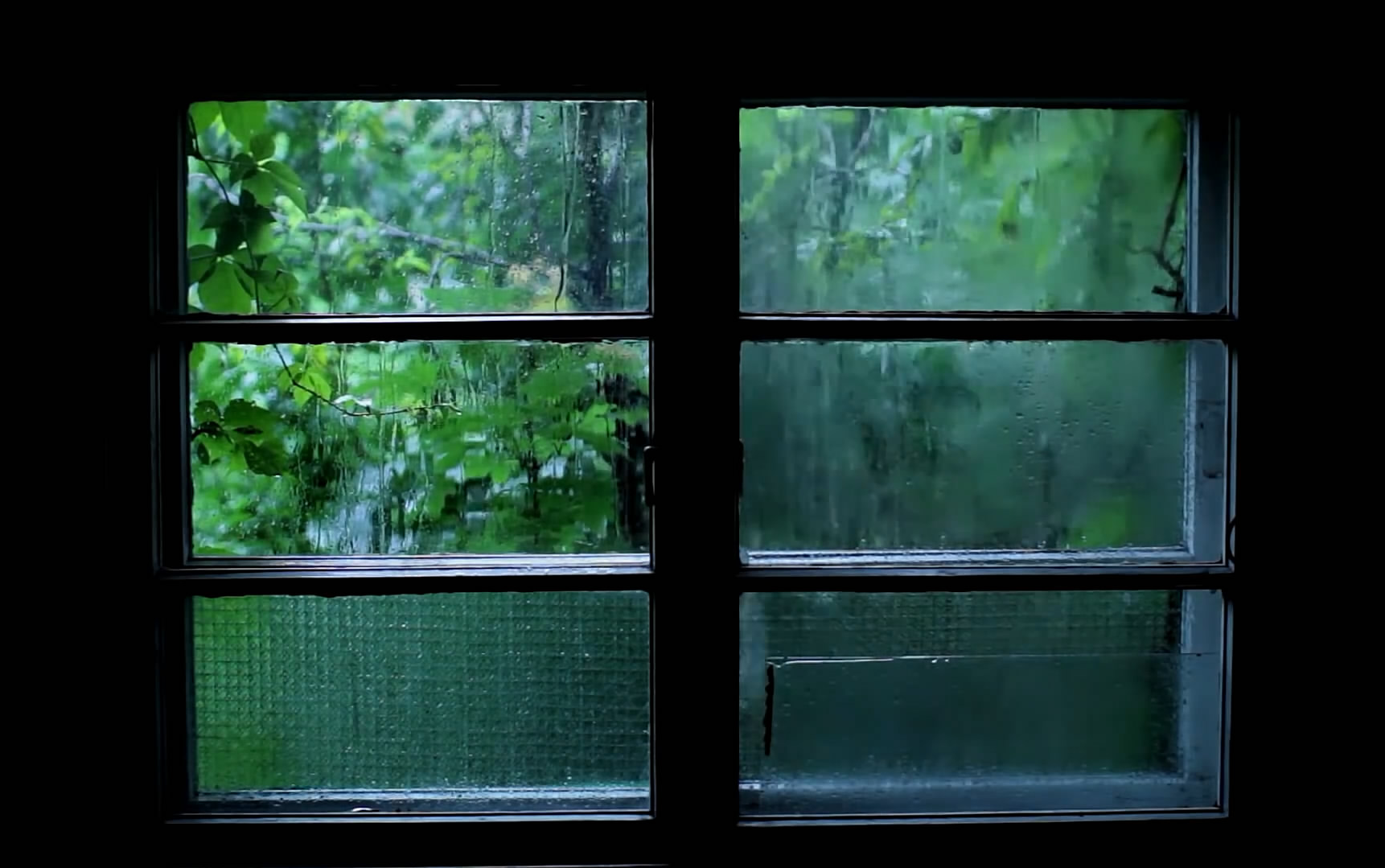听见下雨的声音。|摄影|人像摄影|HUANGZHIYUE - 原创作品 - 站酷 (ZCOOL)