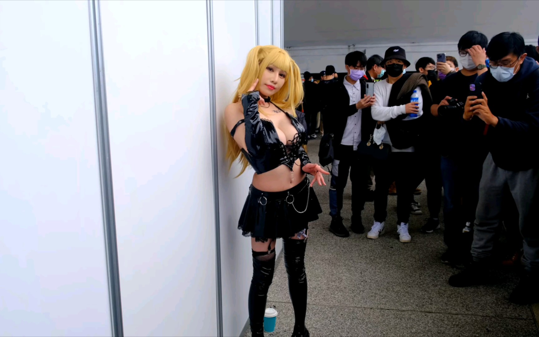 Sexy cosplayers at Comic-Con