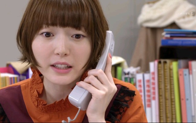 花泽香菜利用可爱的声控能力扭转电话投诉