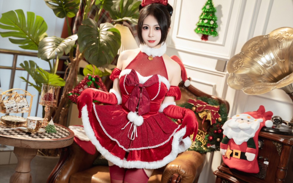 Look, there's a guy here who didn't realize he left his belt on.