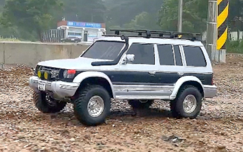 【雨天越野】RC遥控攀爬车.帕杰罗Pajero&TRX4运动版车架 313mm 1/10哔哩哔哩bilibili