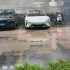 雨中的小米su7显得车漆的质感很好
