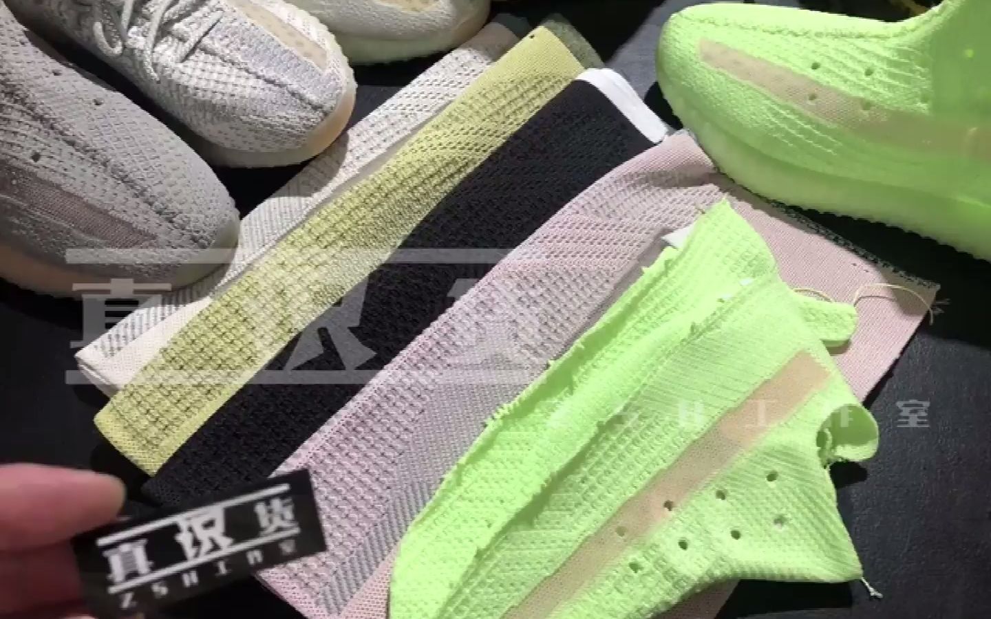 带你们看看莆田款式的yeezy350v2椰子350荧光绿这吸光夜光效果简直牛
