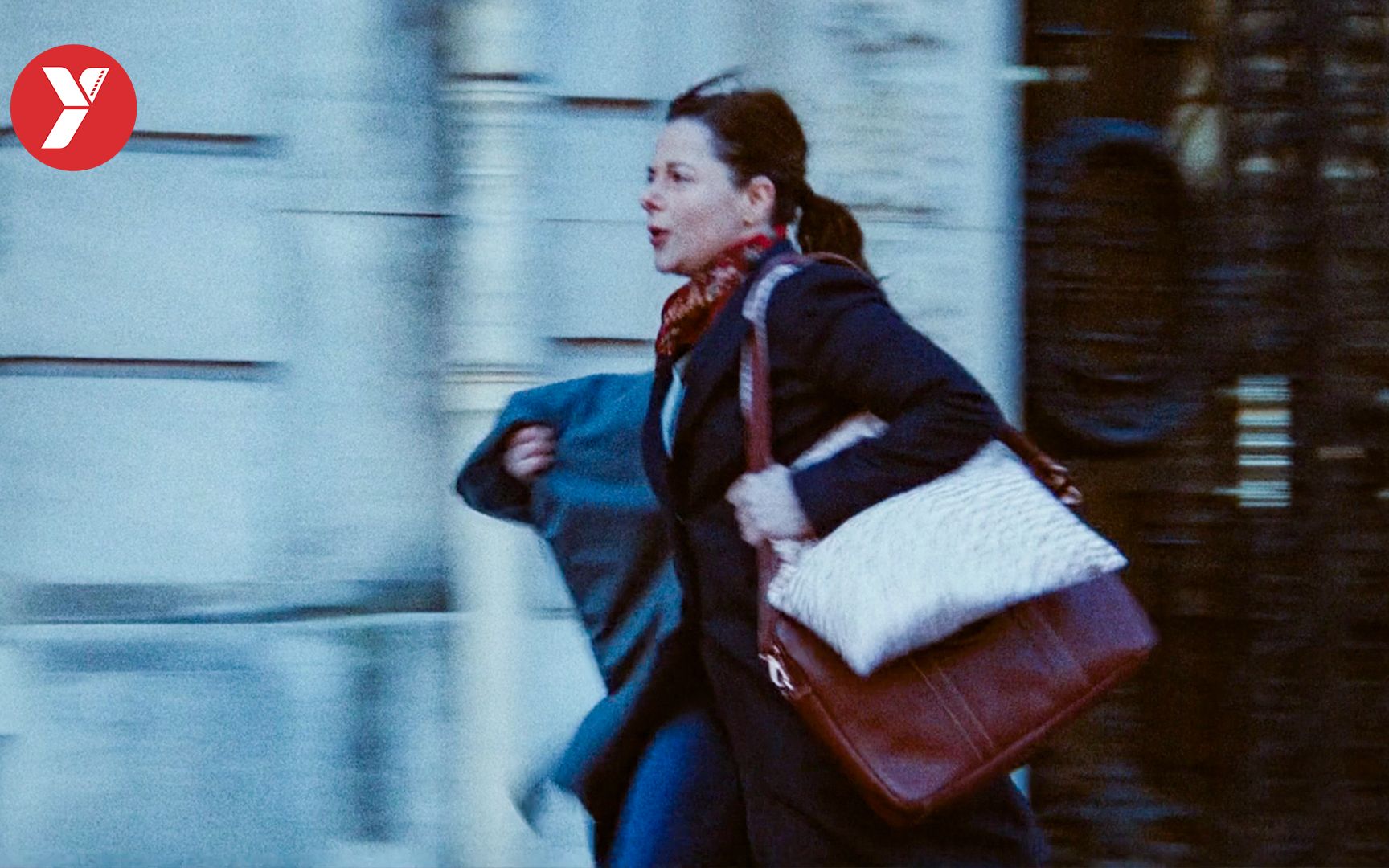 【越哥】一部令人窒息的职场恐怖片，打工人慎点，压迫感太足了！