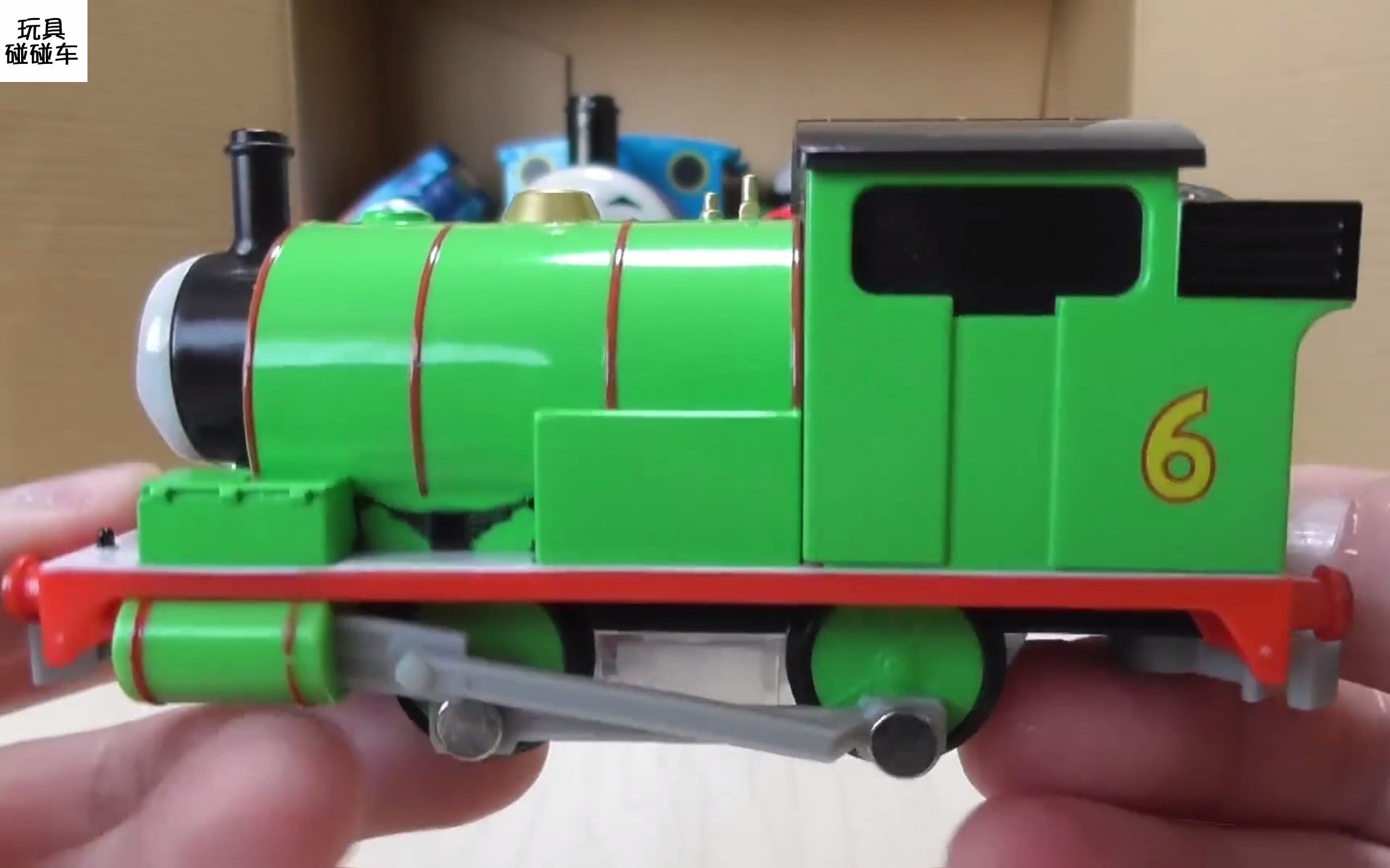 托马斯小火车蒸汽机 汽车小山洞玩具模型