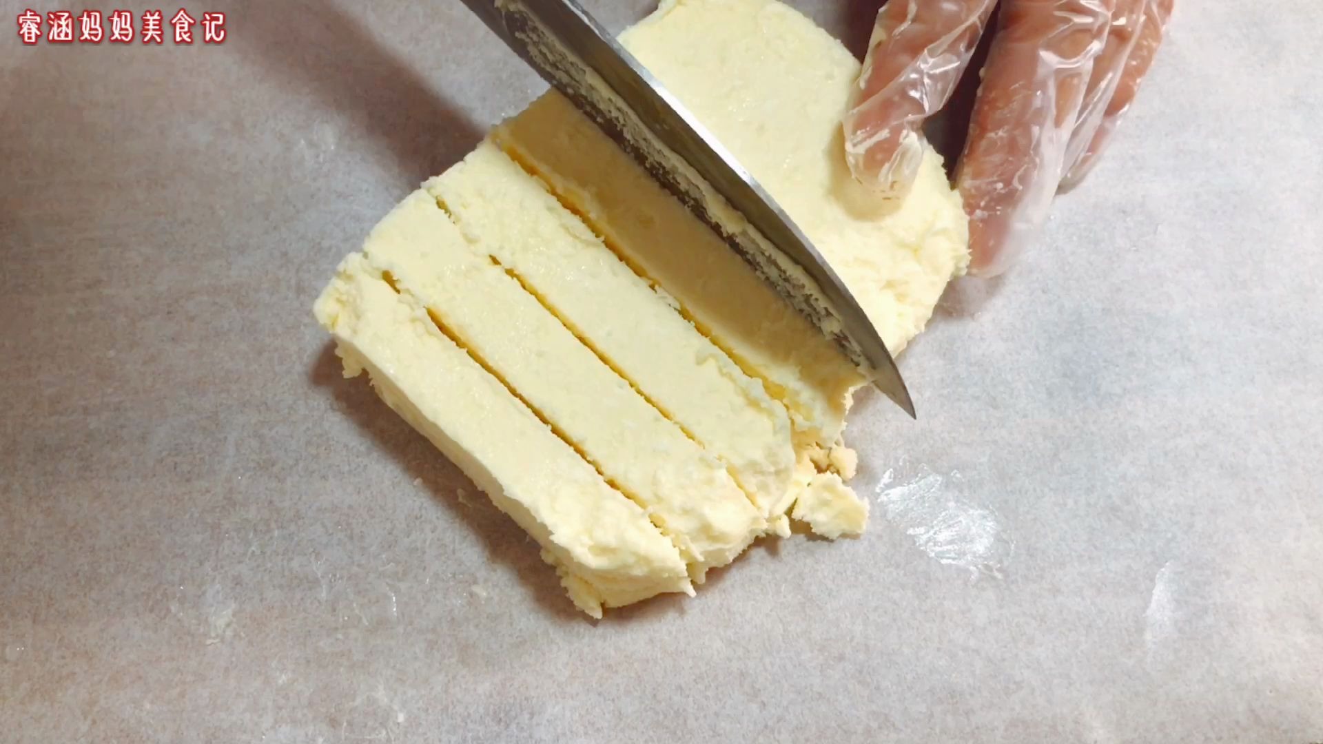 奶油奶酪做法真简单，临期冻坏的奶油，再不用扔了，省钱又不浪费
