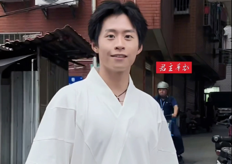 为什么我要做现代化汉服·君主华衣