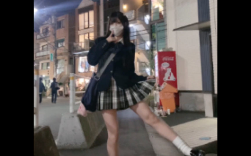 Japanese Life/JK Uniform] My Girlfriend Who Can Dance Lookatme