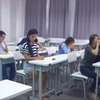 美女上课跑肚拉稀放臭屁屙到裤里