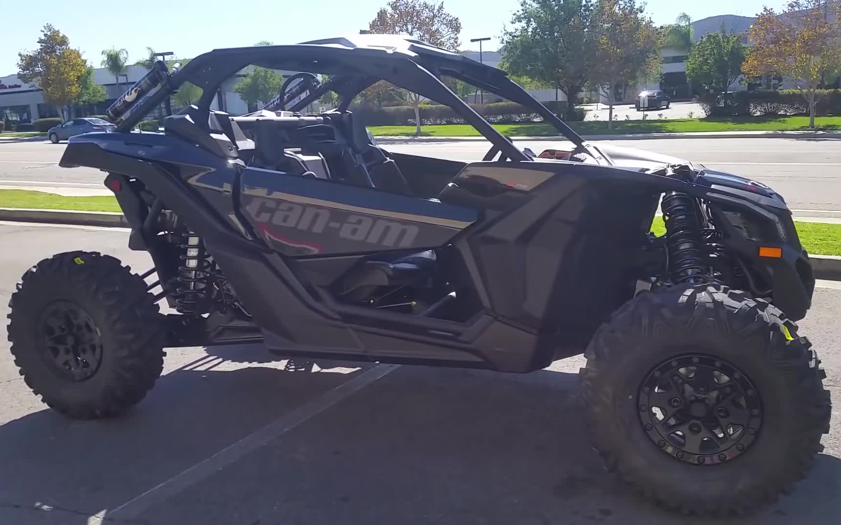 2017 can-am maverick x3 xrs turbo r 庞巴迪 独行侠 x3 黑色 近距离