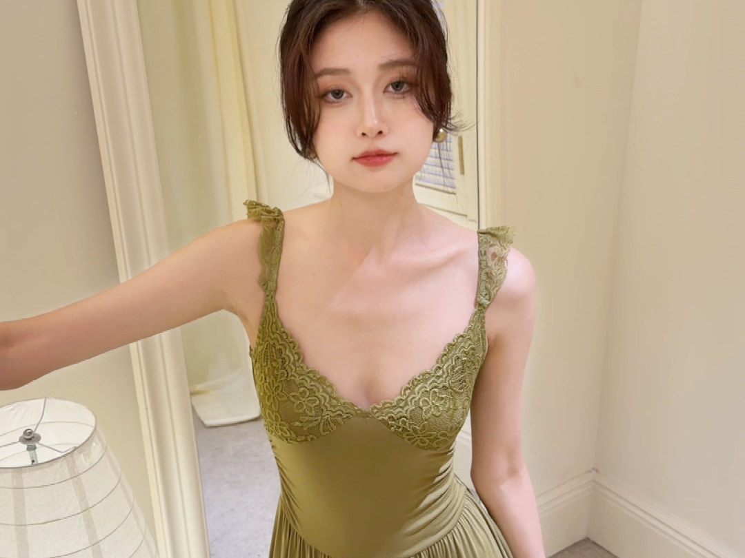 显白的绿裙