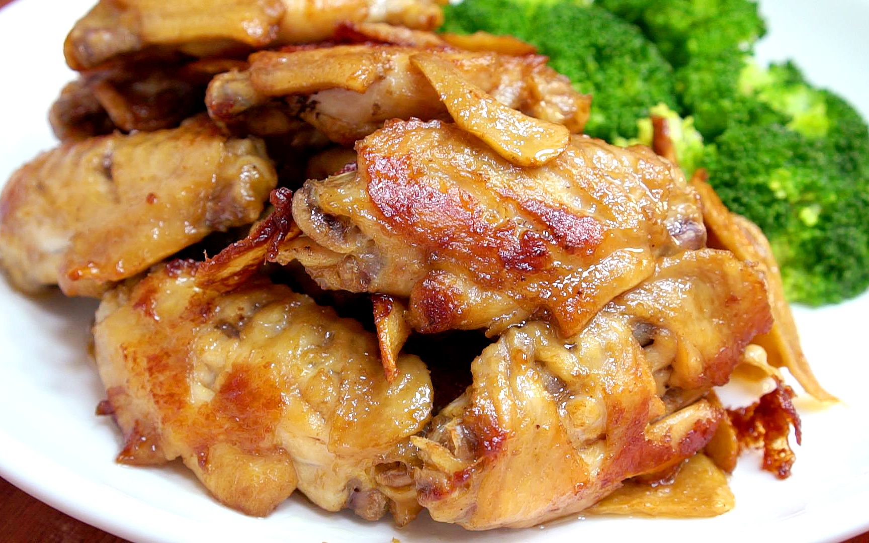 电饭煲焗鸡翅，简单又好吃，无需厨艺，很适合懒人做的菜