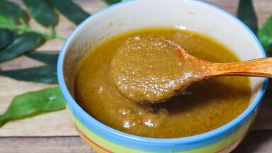 调<em class="keyword">花生酱</em>时，有人放水，有人放油，其实都错了，大厨教你正确做法