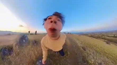 360度的全景摄像头放在嘴中会变身为进击的巨人吗？