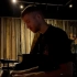 Calvin Harris亲自结构如何使用传统乐器制作新单 Over Now！