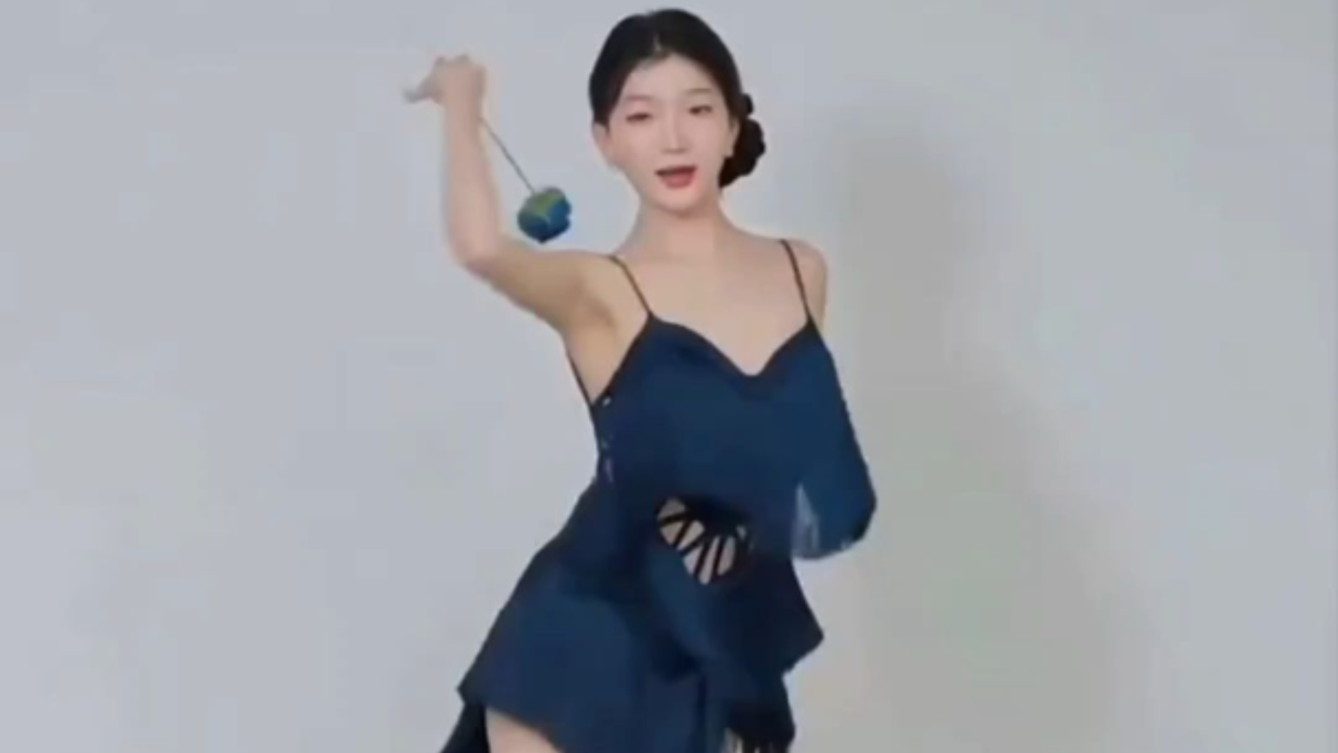 Artistic Examination-Women need to wave