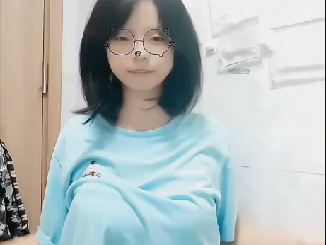 班里的男生有一股酸臭味，不想上学了 "跳不好勿喷 "浅浅更个新