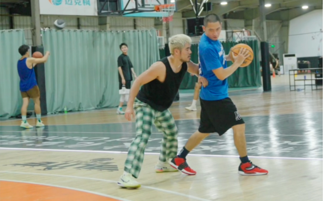 【百分大战】胡郝 VS 恶狗MADDOG！狗咬狗之战！jfjbdsjbfjsdbfjs🏀🏀🏀哔哩哔哩视频