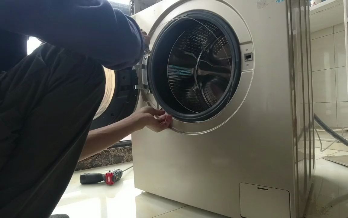海尔滚筒洗衣机拆洗详细教程，学会自己在家洗