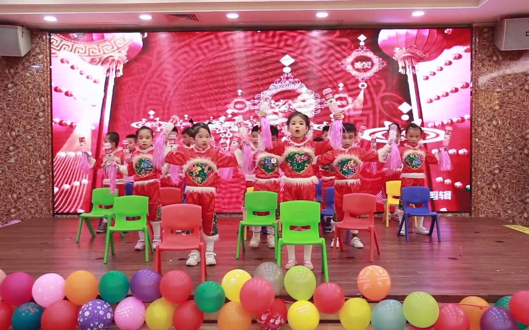 幼儿园大班舞蹈《中国龙》，中华气势，从小练起，都是龙的传人