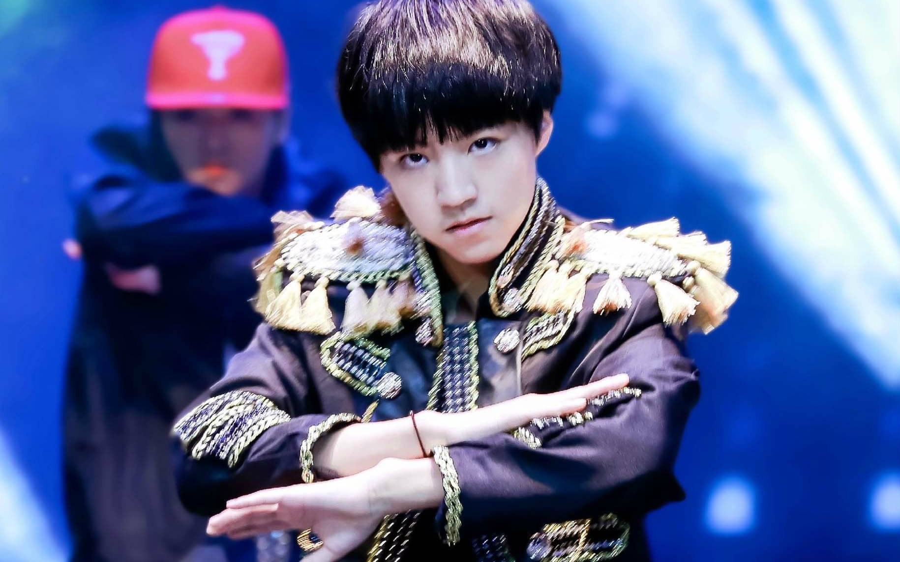 TFBOYS王俊凯深情演唱算什么男人, 粉丝直呼少女心爆棚!