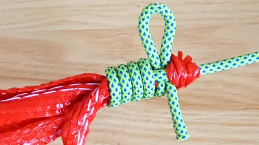 布角结，户外露营必备绳结之一，常用来固定篷布和遮阳网