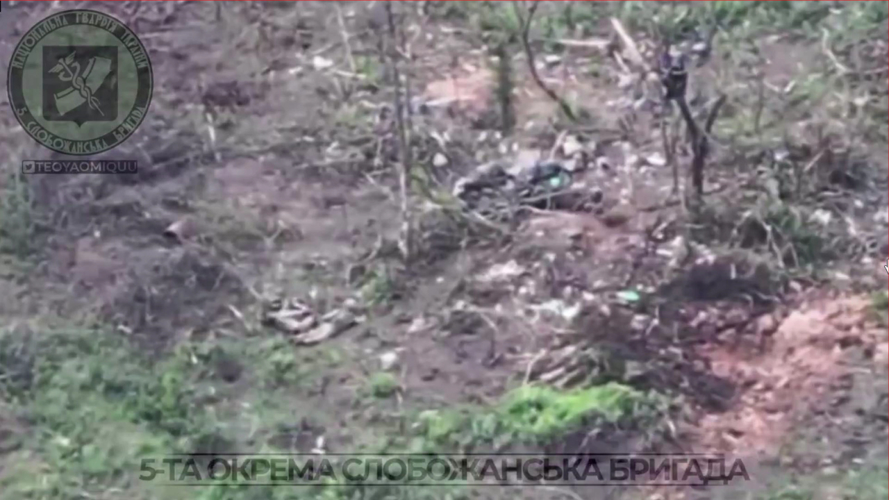巴赫姆特西南郊Klishchiivka村附近，一位乌克兰战士力战4个俄军进攻小组，团灭俄军