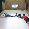疯狂的麦咭 杨超越：“抓住我的脚”，超越的腿是有力量的