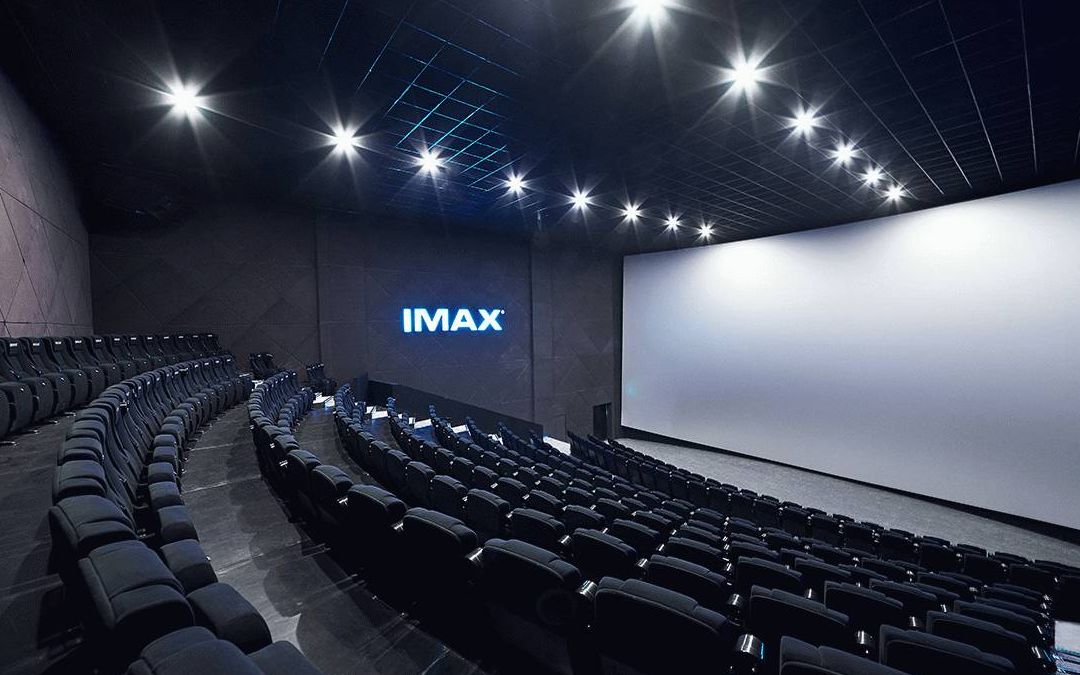 一位烧友自己打造的私人IMAX影院