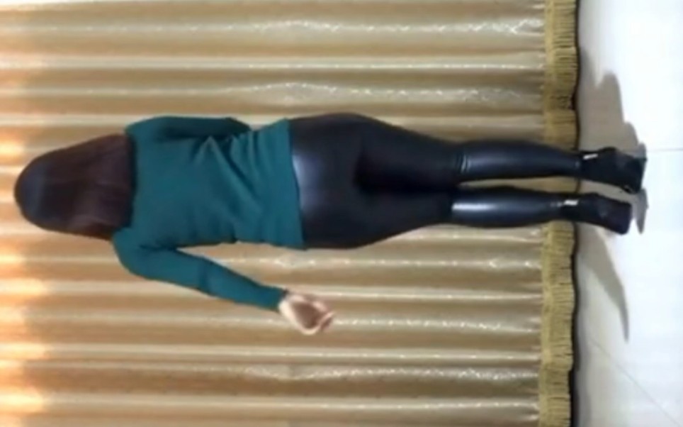 蜜蜜皮裤广场舞