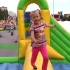 儿童户外游乐场| 关于充气蹦床的有趣儿童视频