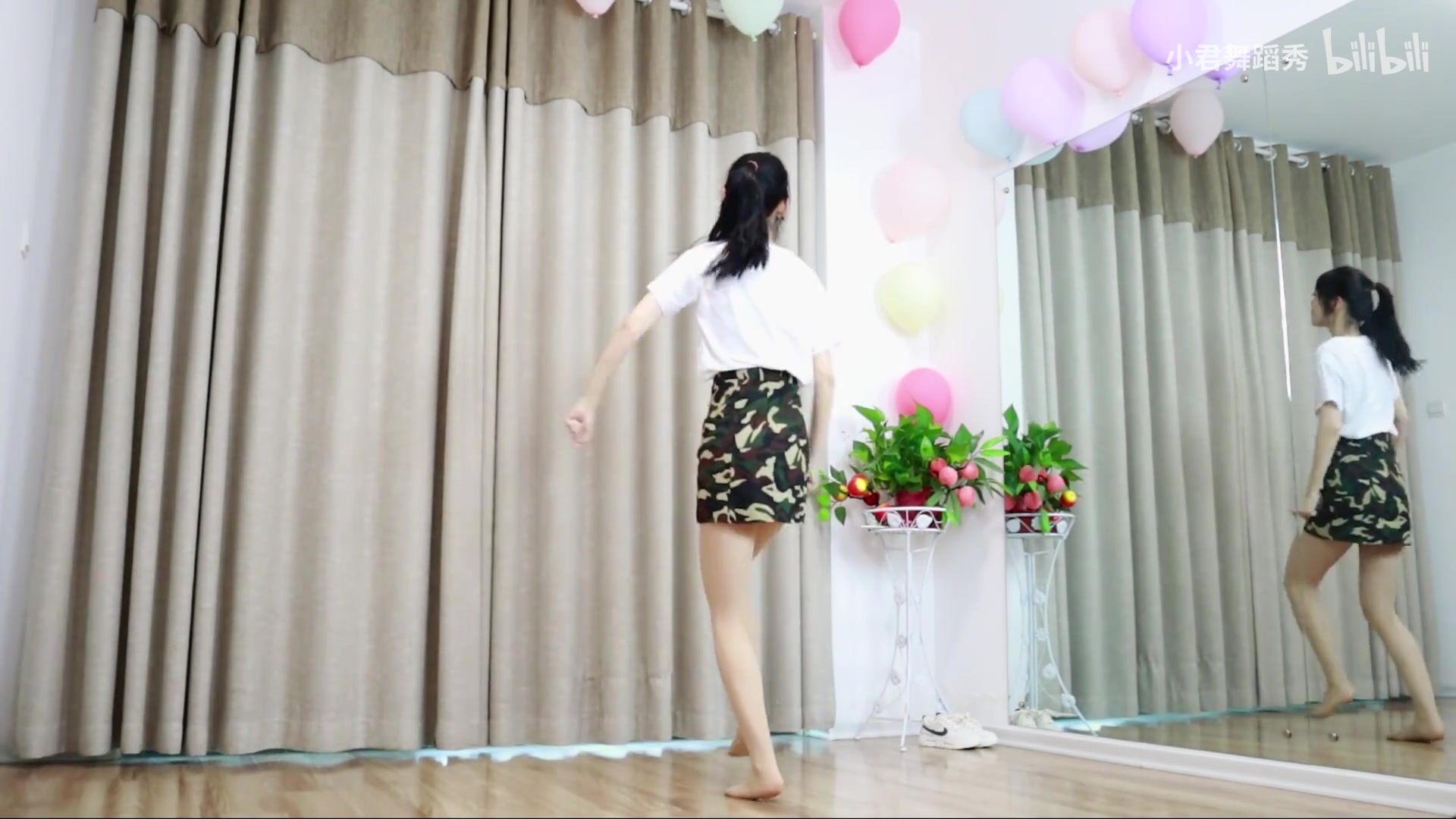 小君广场舞温柔贤淑轻舞玉女梦姬梦露金芙蓉星云林丽敏新泰金金娟娟