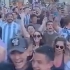 太震撼了！阿根廷首都数万民众涌上街头高唱梅西之歌！