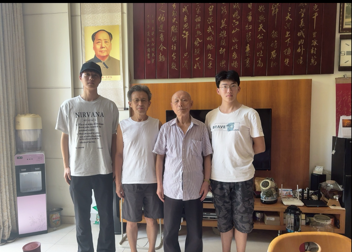 “探访成都，采访原四川省革委常委，成都工人革命造反兵团一号勤务员，侯振东老同志”（上）