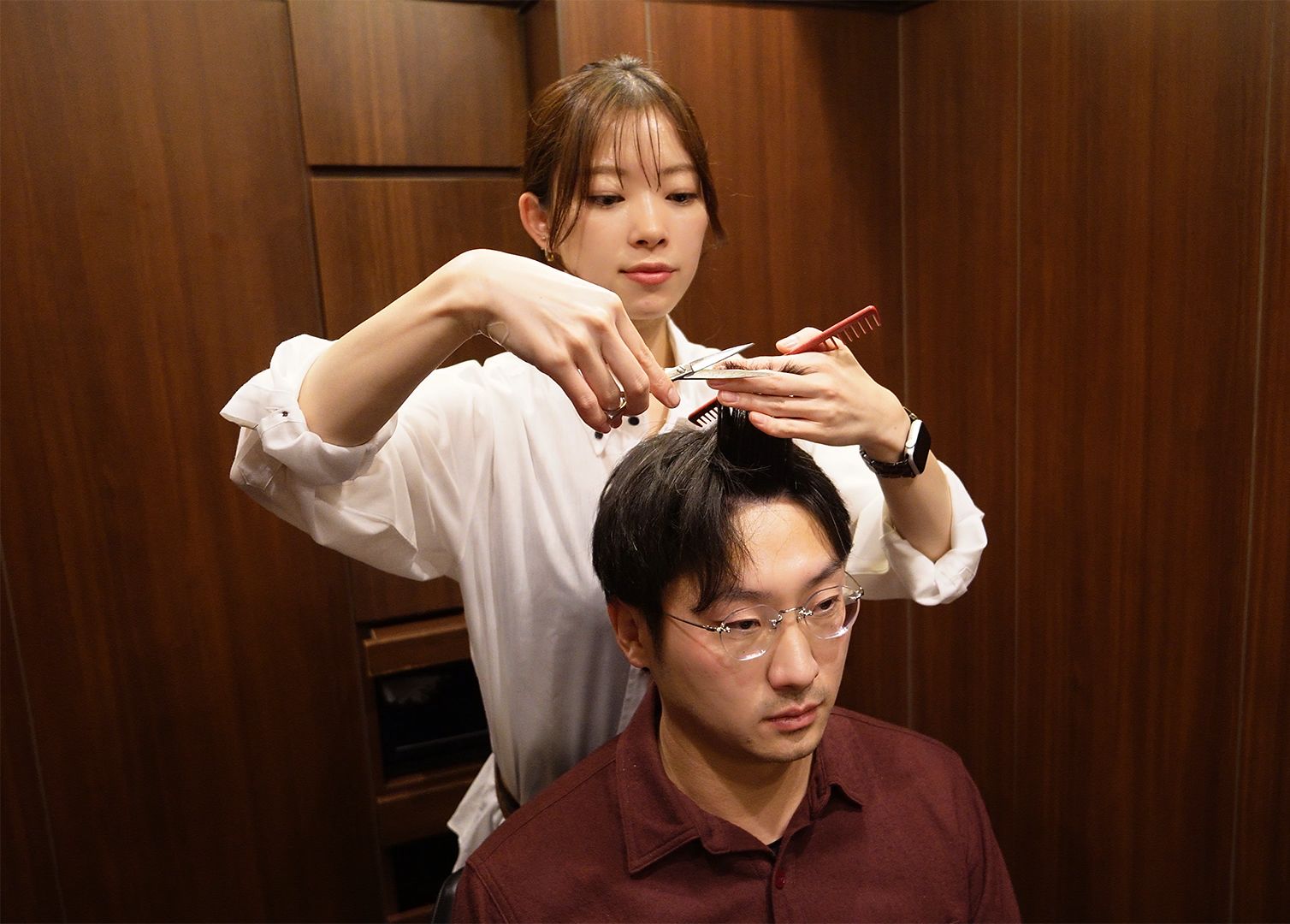 东京高级男士美容店带来的剪发剃须和非常享受的头，颈，肩部淋巴按摩服务（美容师是土屋花）【日本VLog】