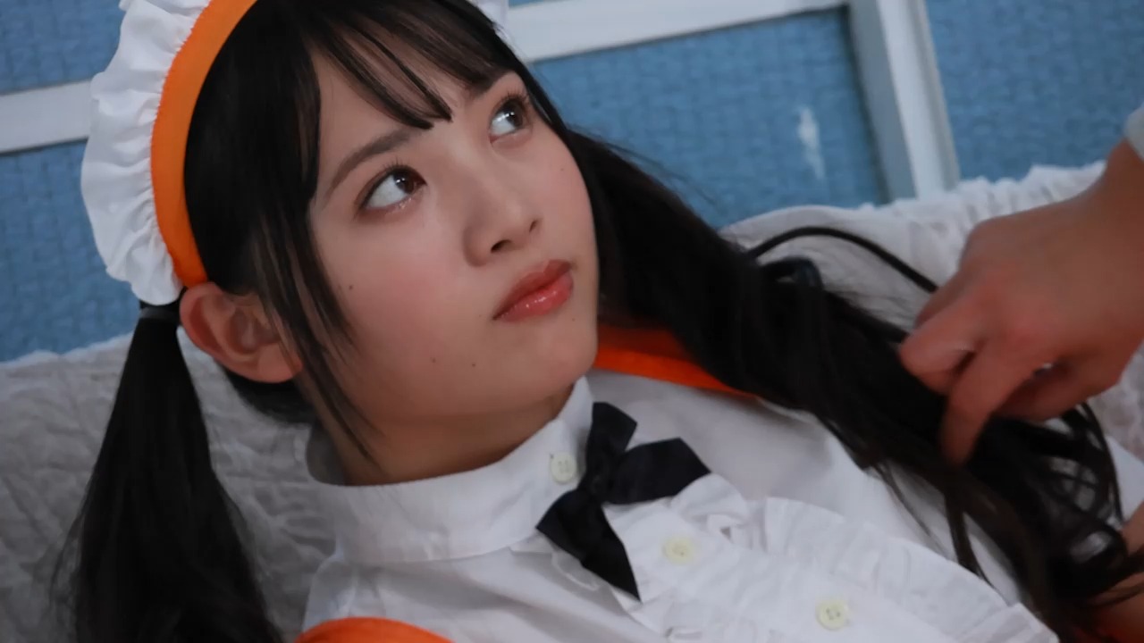 Mai Hyodo appears in women's clothing