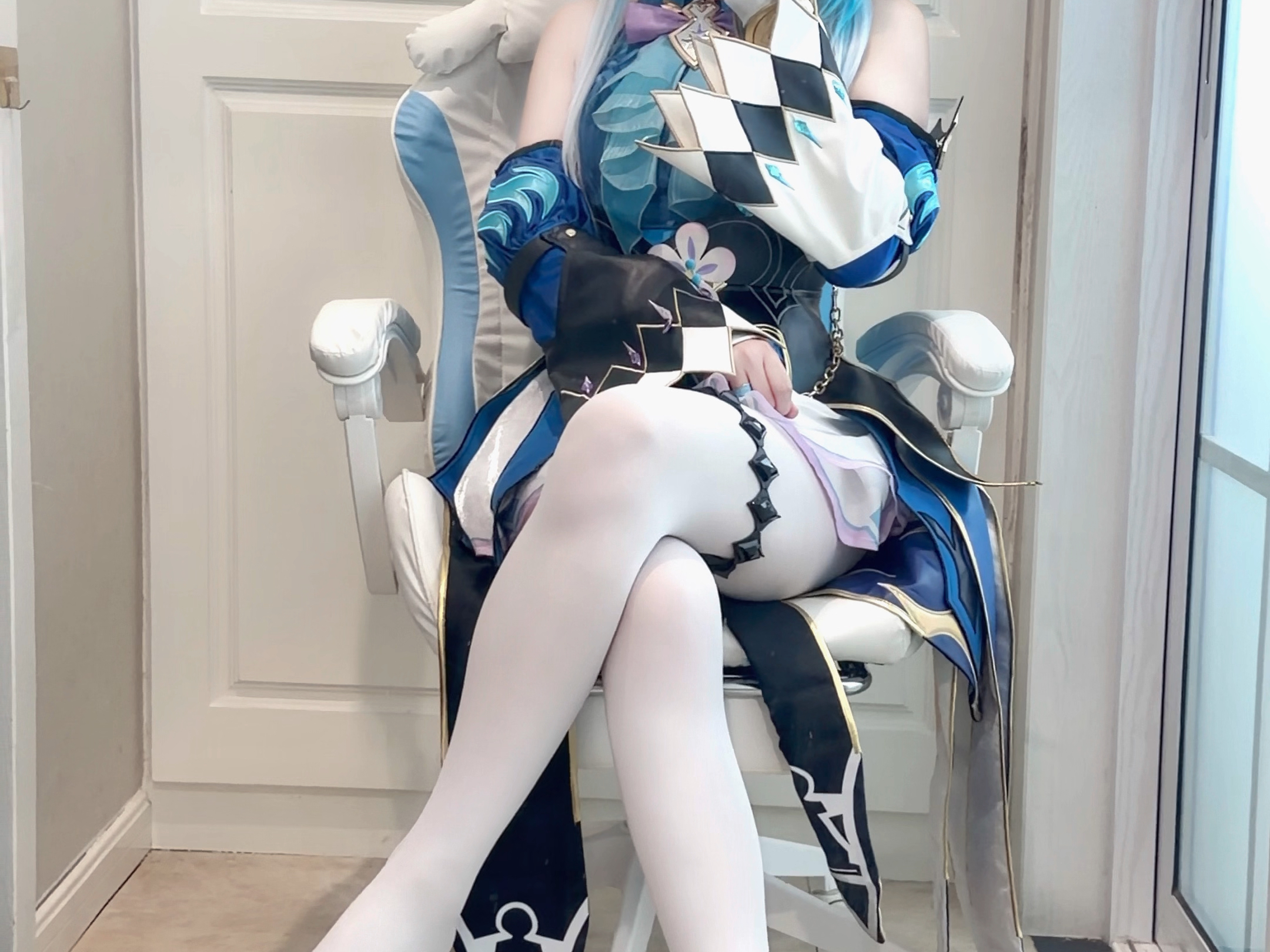 【Chubby Lily】's latest video is now live—come check it out!