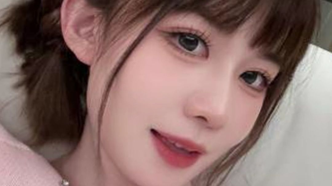 瞳夕电竞萌妹解说对视挑战