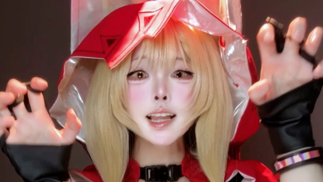 给奇怪的大哥哥来一爪