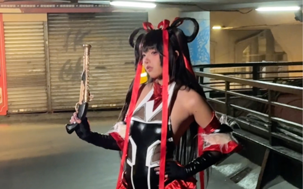 I went downstairs in the middle of the night to buy a midnight snack, but I actually saw someone taking pictures of the snow breeze