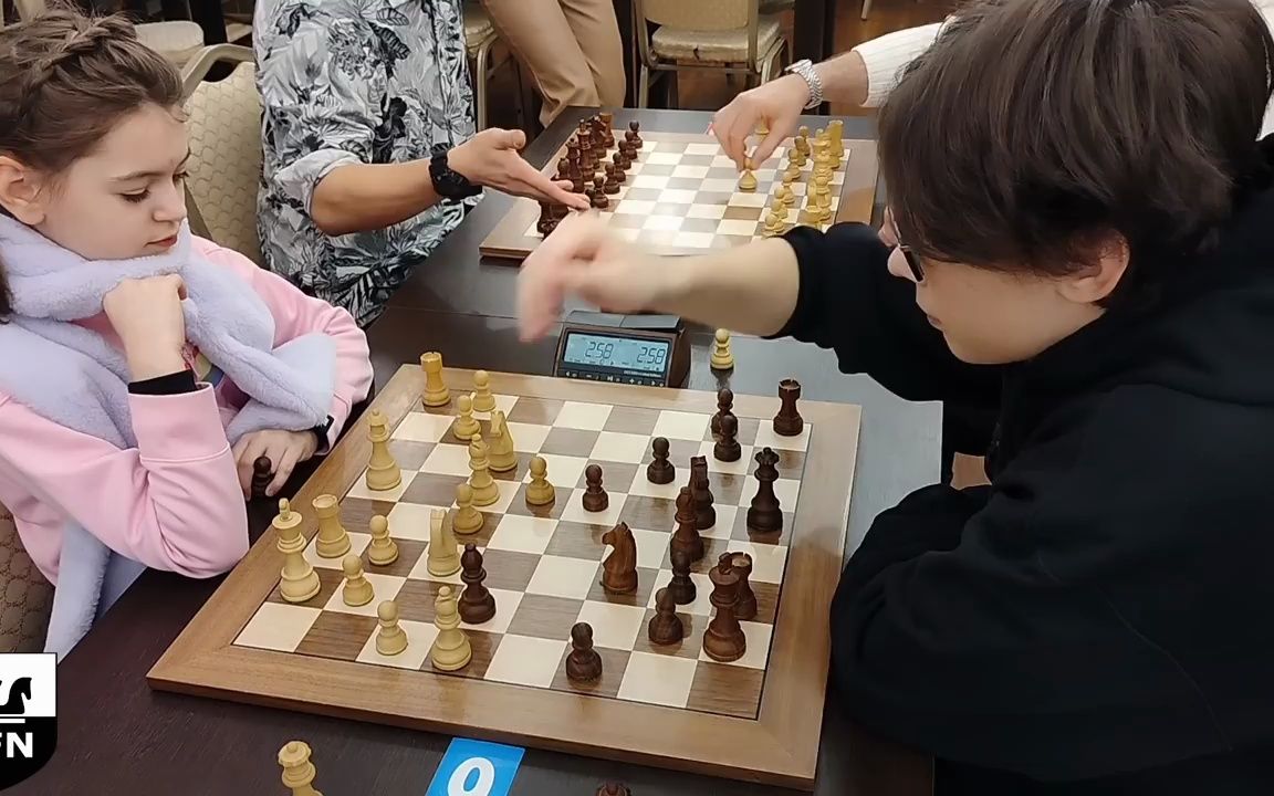 【国际象棋】平卡梅纳（1544）vs塞伦塔诺（1938）。