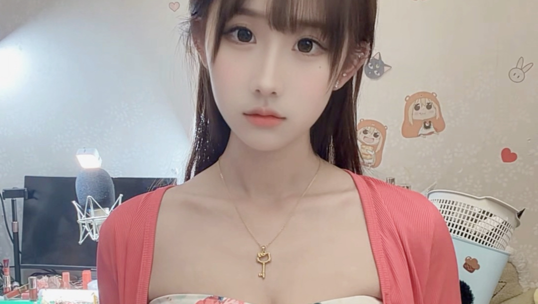 原来眼镜是戴在这里啊…