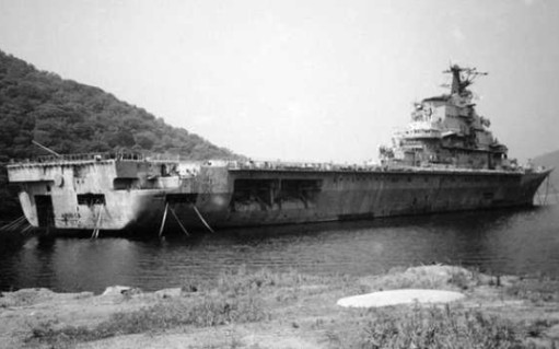 【回味历史】“久梦初醒”——1995年退役并作为废钢铁处理的“明斯克”号与“新罗西斯克”号载机巡洋舰